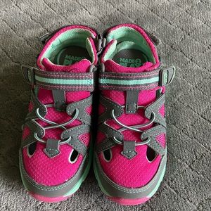 Stride Rite Made To Play memory foam shoes size 9